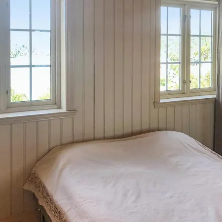 Stunning In Lindesnes W/ Jacuzzi And 5 Bedrooms Svenevik