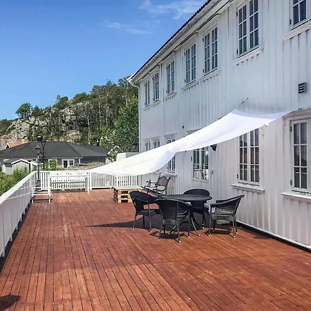 Stunning In Lindesnes W/ Jacuzzi And 5 Bedrooms Feriehus