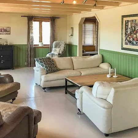 Vakantiehuis Stunning In Lindesnes W/ Jacuzzi And 5 Bedrooms Svenevik
